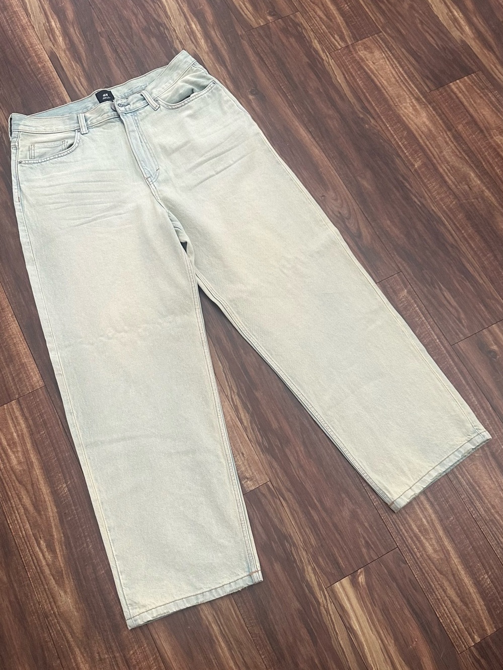 Men’s H&M Light Wash Relaxed Jeans